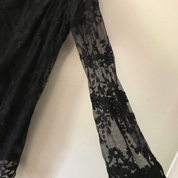 Lace mini dress - Picture 4 of 8